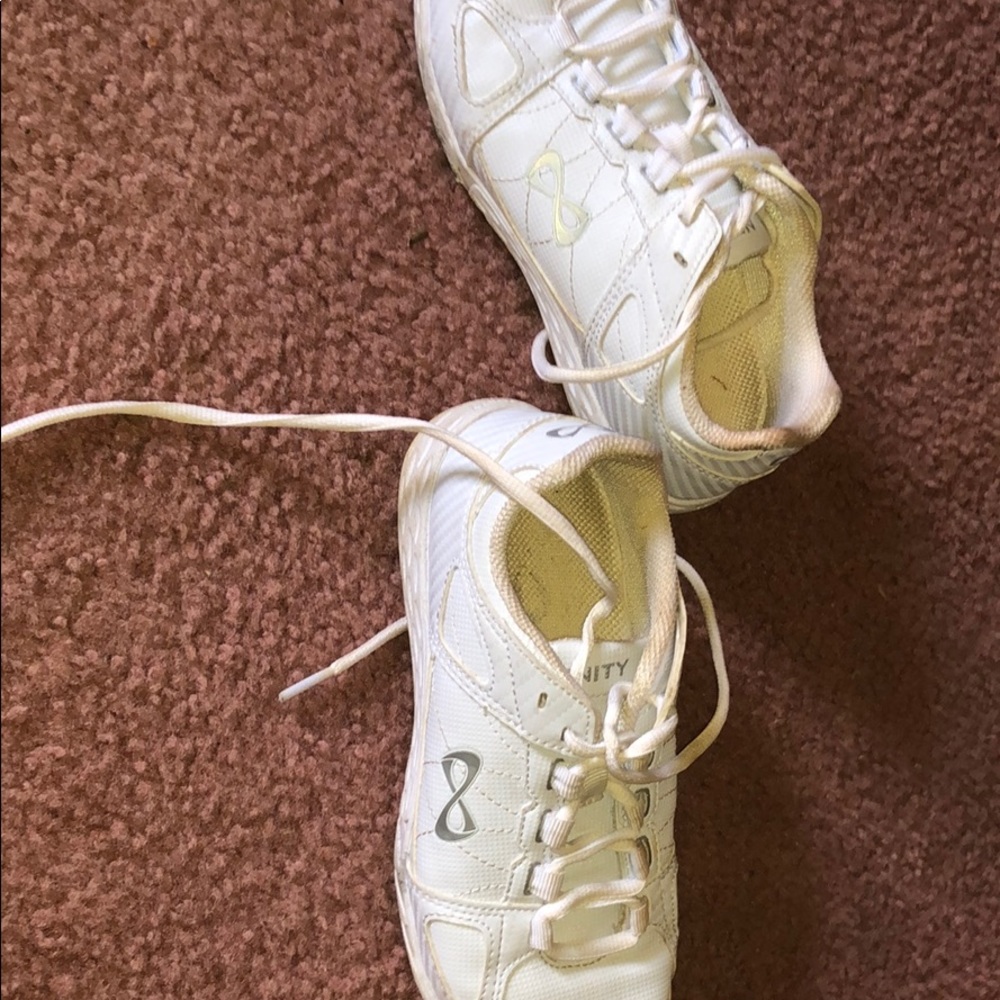 Infinity cheer shoes - Picture 2 of 2